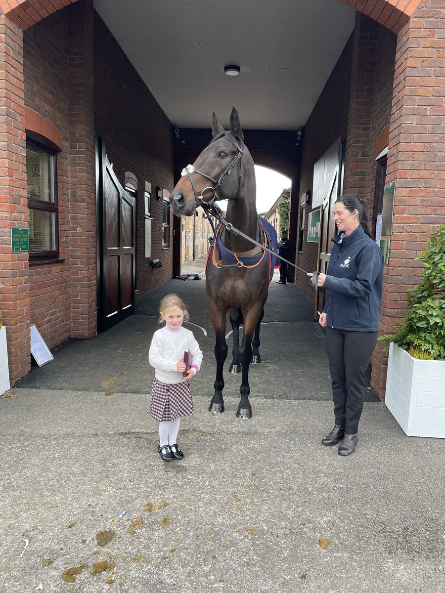 SHJones208's tweet photo. His biggest fans #Lalor #SmallTrainer stalking our old mate!! ❤️🐎

Congrats to @PFNicholls and connections for a great comeback run 👏🏼 https://t.co/yaUvMwwRtZ