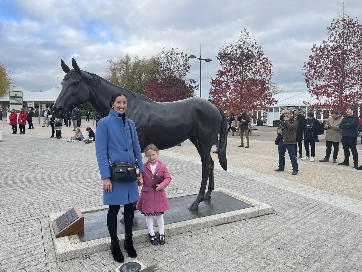 SHJones208's tweet photo. His biggest fans #Lalor #SmallTrainer stalking our old mate!! ❤️🐎

Congrats to @PFNicholls and connections for a great comeback run 👏🏼 https://t.co/yaUvMwwRtZ