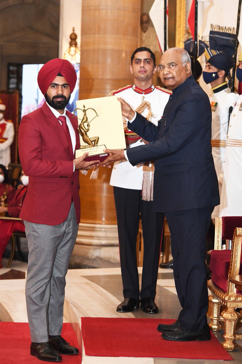 DirHR_iocl's tweet photo. Heartiest congratulations to IOCian Hockey stars &amp; Olympic Bronze winners @simranhockey, @hardiksingh008 &amp; Dilpreet Singh for the Arjuna Award. Also, congratulations IOCian Chess icon @chessgmkunte for Dhyan Chand Award for Lifetime Achievement.

Keep shining!

#ProudToBeAnIOCian https://t.co/IdOfgmUoPb