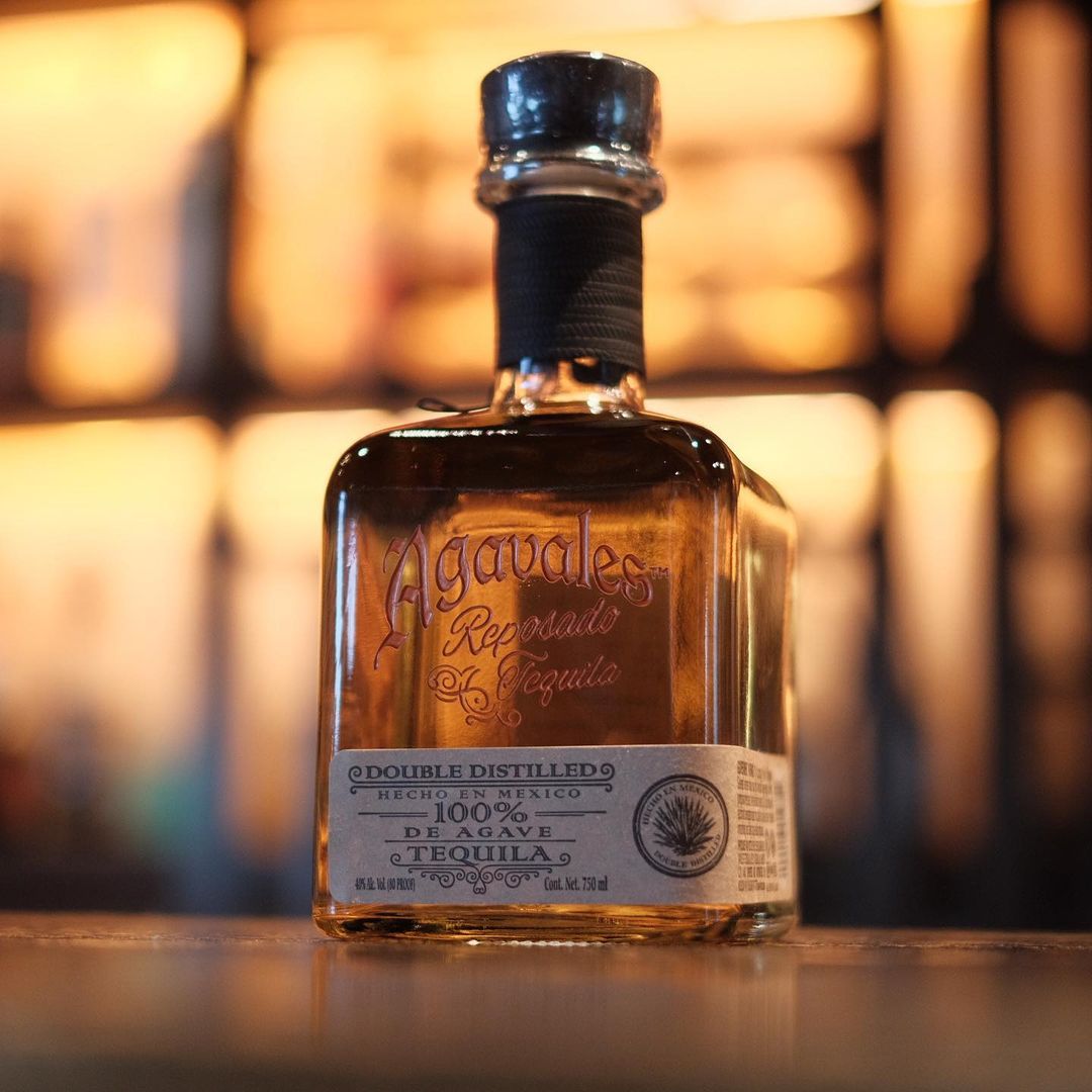 AgavalesTequila's tweet photo. Agavales Premium Reposado Tequila is a beautiful full bodied masterpiece, made to be sipped and savored, held to the light and admired ✨. ¡Salúd!  🥃

📸: @garden_upt https://t.co/kT966KMNze