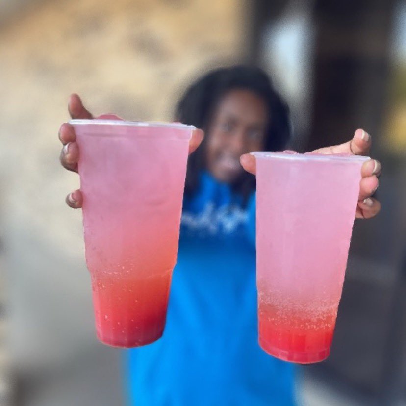 txstbcn's tweet photo. EVERYTHING IS BIGGER IN TEXAS! Come by for #SuperSizedSaturday for our 44oz teas! Only while supplies last! It makes our 32oz look like a 24 👀 You don’t want to miss this! 
#BobcatNutrition 
#SuperSized 
#BobcatNation 
#44oz https://t.co/q3NFcxYTb8