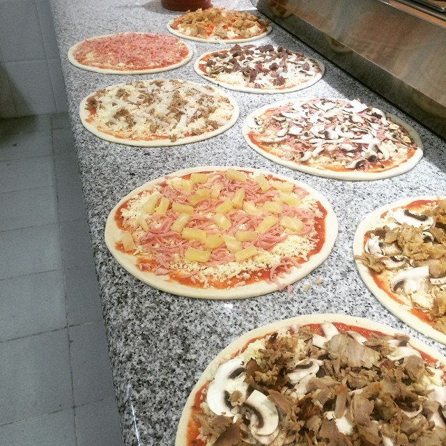lapiazzaEs's tweet photo. Ya huele a finde...
#lapiazzaes #lapiazza #benalmádena #torremolinos https://t.co/X3InphWH2D