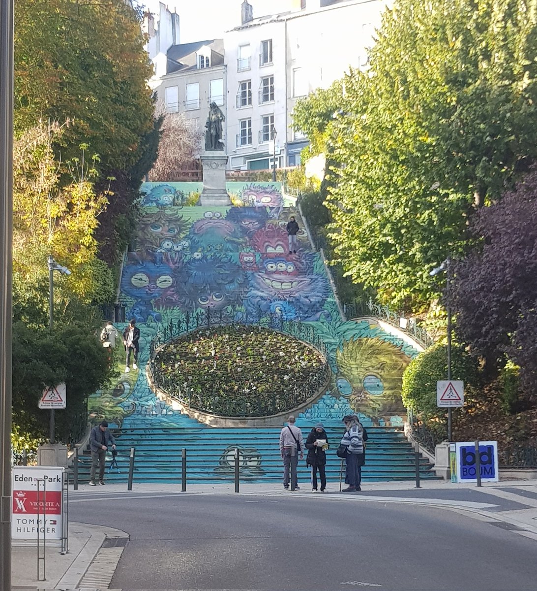 RabbitToys's tweet photo. Artistic walk in @villedeblois today. Card hunt from stan manoukian @Grograou (zoo monsters). Denis Papin staircase is also wrapped by monsters and structure of the @bauhaus_uni

@Art101NFT #art #bauhaus #Blois https://t.co/jG6ee3Phgr