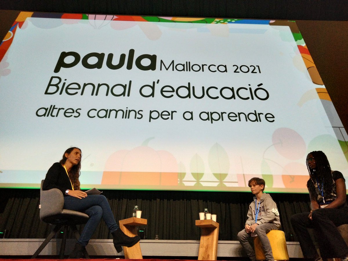 xavi_ferriol's tweet photo. Tres alumnes, tres vides tres necessitats educatives específiques. Al #PAulaeducacion21 sé pot escoltar als alumnes 👏👏👏 https://t.co/NpxRB0VhHH