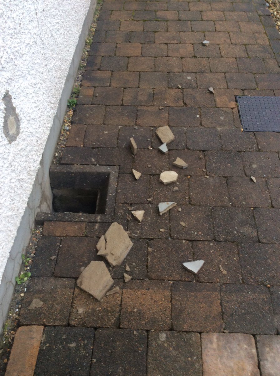 OrlaDevlin3's tweet photo. @OrlaDevlin3 I opened the kitchen window this afternoon and this happened @MicaRedress @mart0017 @McConalogue @PaddyDiver4 @LeoVaradkar @ThomasPringleTD @ProfPaulDunlop @DarraghOBrienTD @gavreilly #100PercentRedress #MicaLimbo #myhomeisdangerous https://t.co/9gxh7byOnk