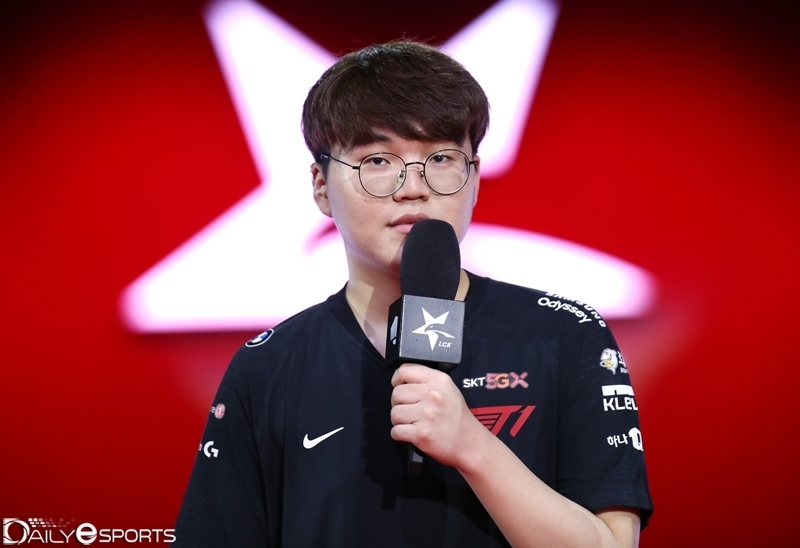 kenzi131's tweet photo. Source) T1 Clozer Contract ended recently and he is transferring to Liiv Sandbox  #LoL  #LCK  .@T1LoL  @LiivSANDBOX https://t.co/Rtabsj5KaW