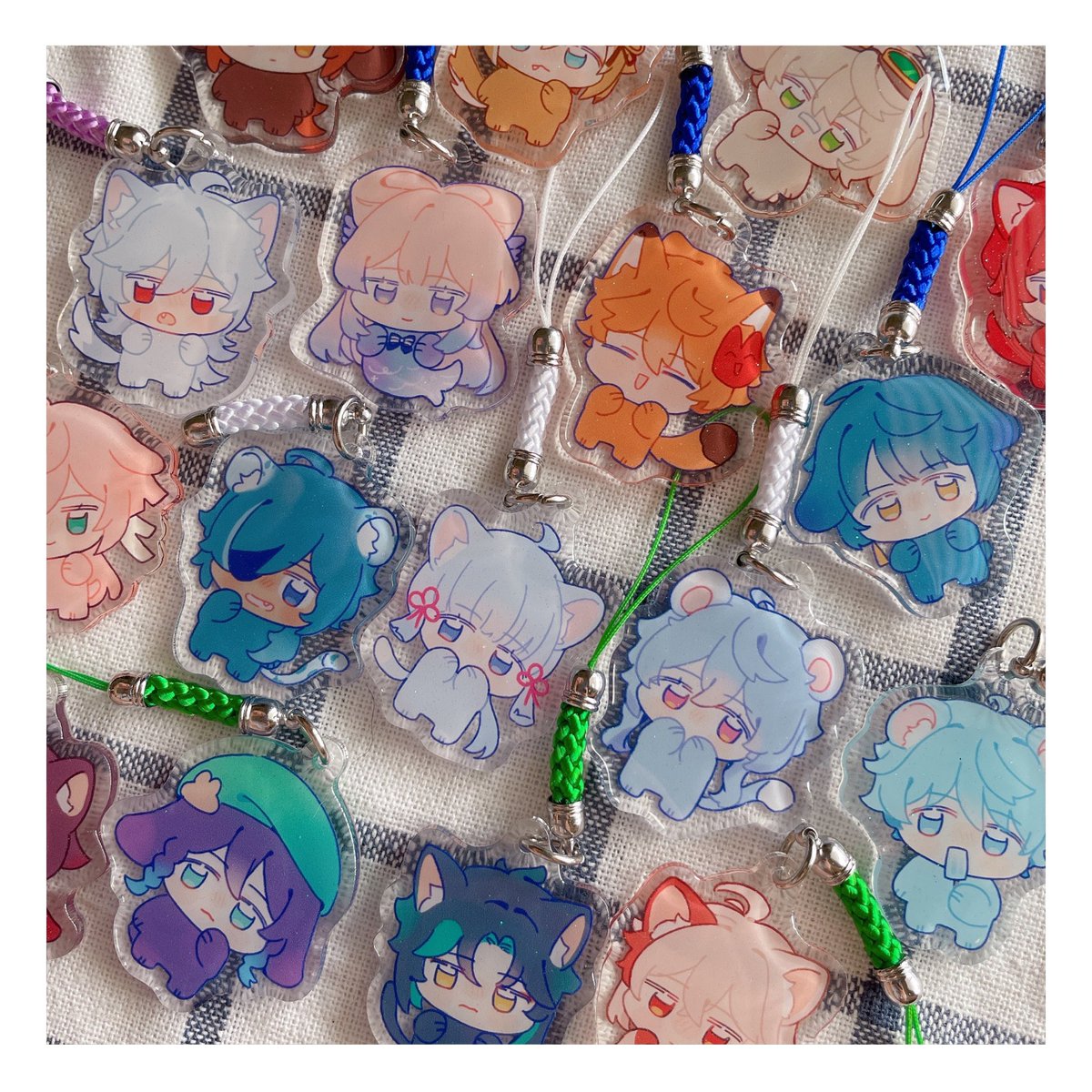 [RTs Appreciated ❣️]

Hellooo~ I've finally updated and opened my online store 😭 I now ship worldwide!! Charms are limited but I will open preorders after ^o^ Links are in replies

#原神 