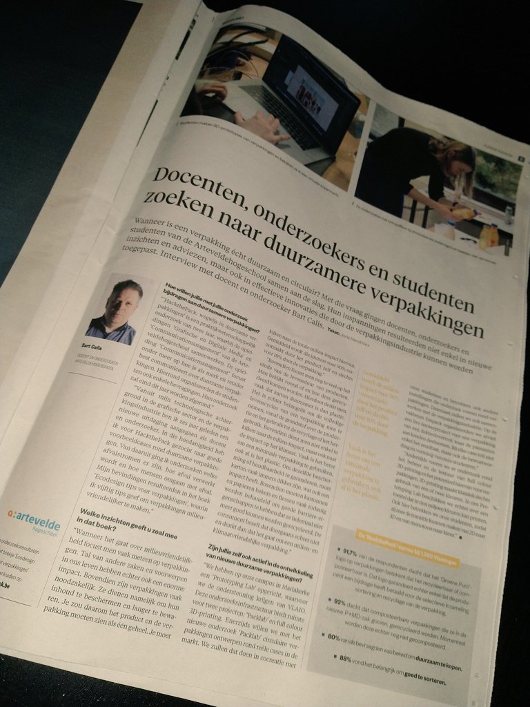 Mandy_Claessens's tweet photo. Wie zie ik schitteren in de weekendbijlage #Innovatie van De Standaard @MediaplanetBE? Het is zowaar @OnderzoekAhs-collega Bart Calis met zijn onderzoek over #duurzame #verpakkingen 🙌 https://t.co/AovCUb0kRx