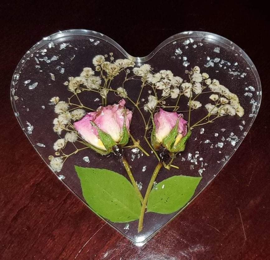 كل المنافي لا تبددوحشتي ما دام منفاي الكبير بداخلي تعددت الجراح فلست ادرى ...اضمداي جرح في فؤادى