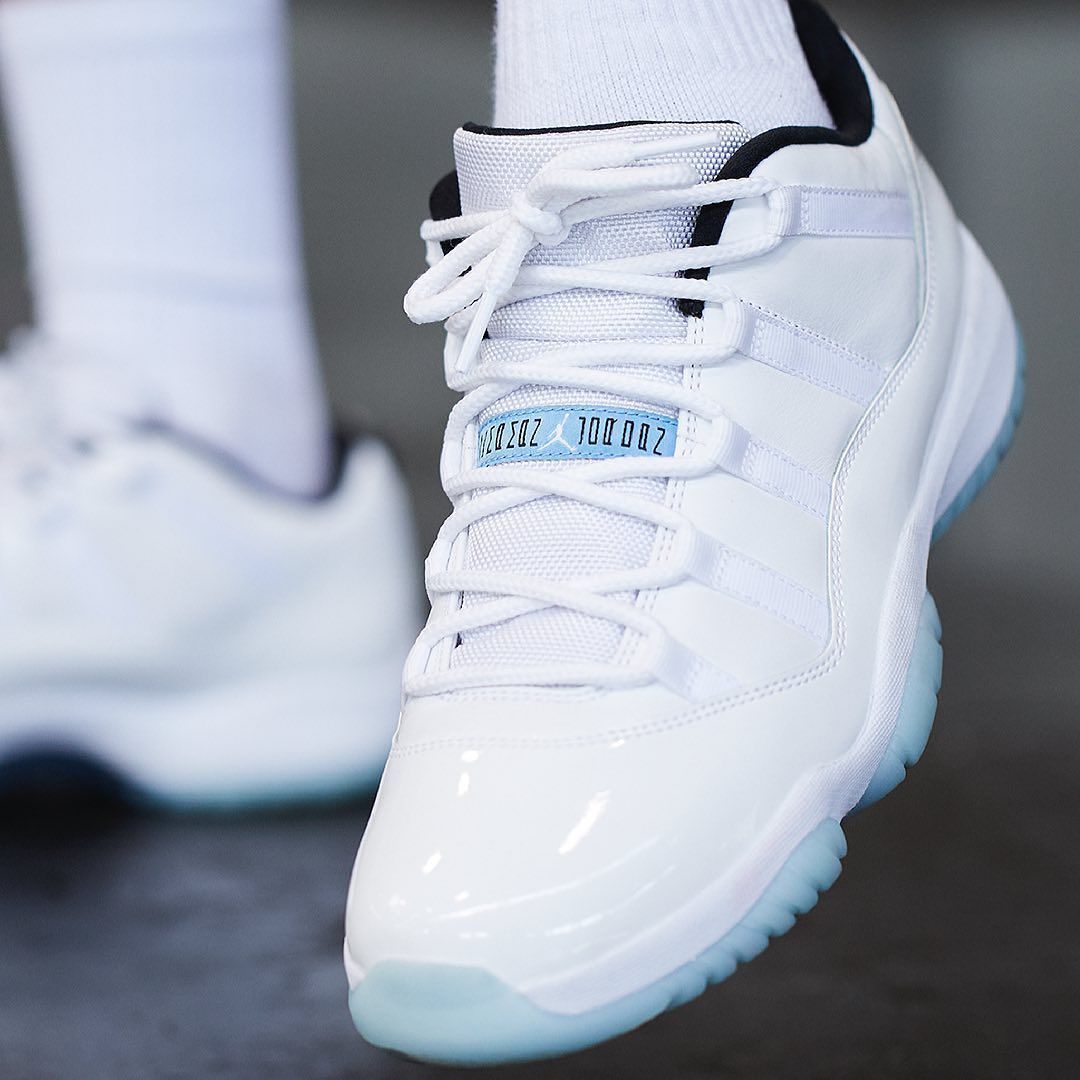 displayinfinity's tweet photo. The colorway on the Air Jordan 11 Low in “Legend Blue” is one of the most iconic colorways to come out for the brand. What other Air Jordan colorway is your favorite? 1️⃣☝️
 📸@soleprotector
#shoes #shoe #kicks #envywear #instashoes #instakicks #sneakers #sneaker #sneakerhead https://t.co/u8MkCwRRp8