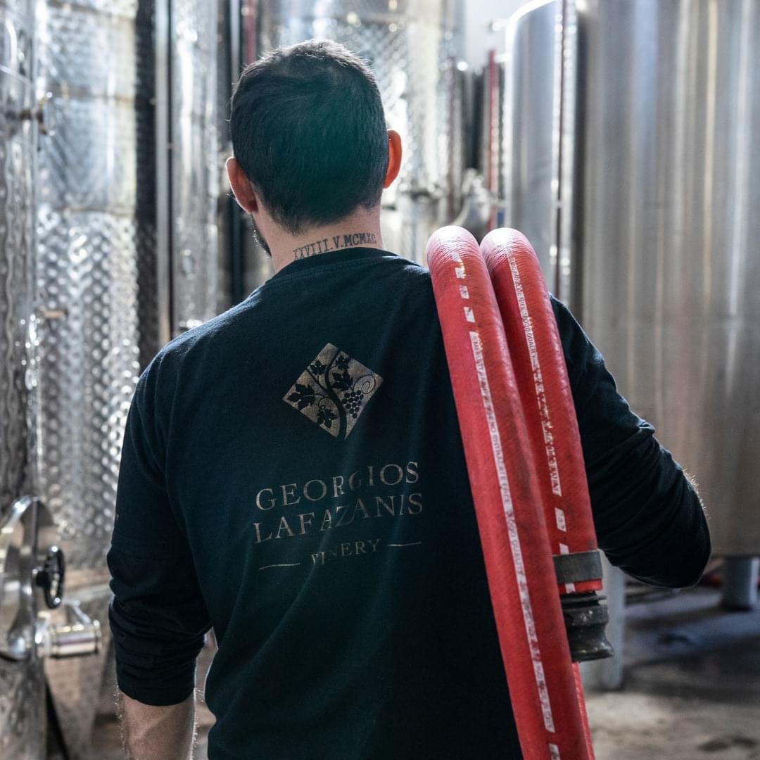 GeorgiosLafazan's tweet photo. When #duty calls❕
#glw | #georgioslafazaniswinery | #whileworking | #winelovers https://t.co/unzyz70rl9