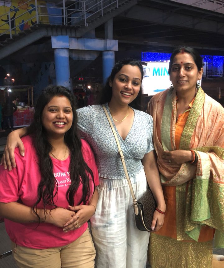 Anubhaupadhyay2's tweet photo. Friendship &amp; picture, without any filters. My first bestie in Raipur when we arrived here from Bhopal. I still remember those golden memories of ours @aishwaryasinger You were, are &amp; will be my forever darling ❤️ love &amp; best wishes for ur upcoming projects. https://t.co/796QRvjLbm