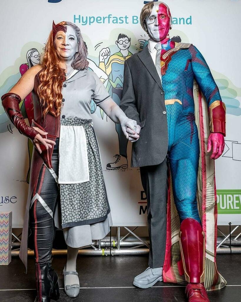 CosplayerNation's tweet photo. FEATURING:
( thank you to @UNIpoolcosplay, this picture is so much more complementary of the Cosplays)
Cosplayer • @unipoolcosplay
Probably our favourite cosplay right now. Made in a hurry under pressure... They will be tweaked and improved.
#marvel #disney #wandervision @… https://t.co/3lo7emEYtU
