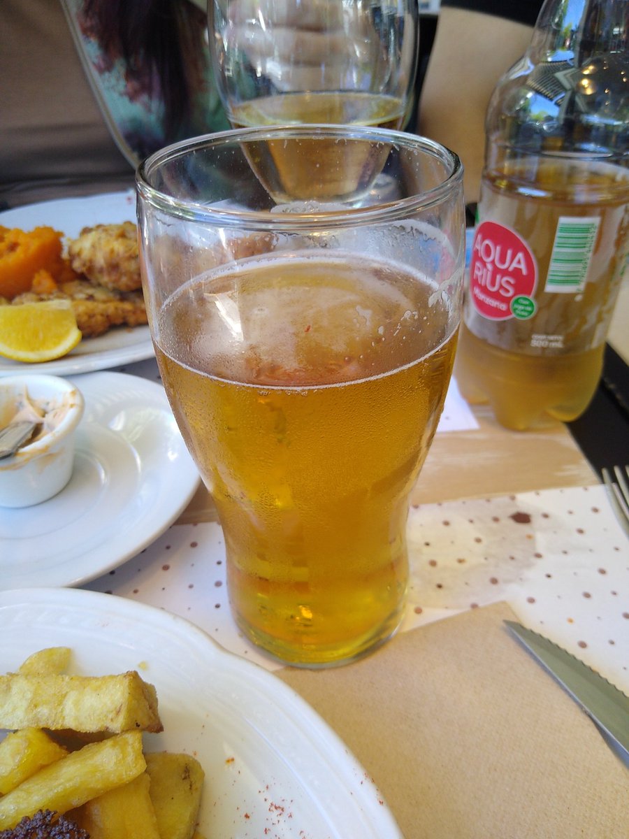 GafasPan's tweet photo. @brillantpancake Siguiendo tu sugerencia, una chevecha, una chela, una fresca, una birra. https://t.co/ePGj9UOcd2