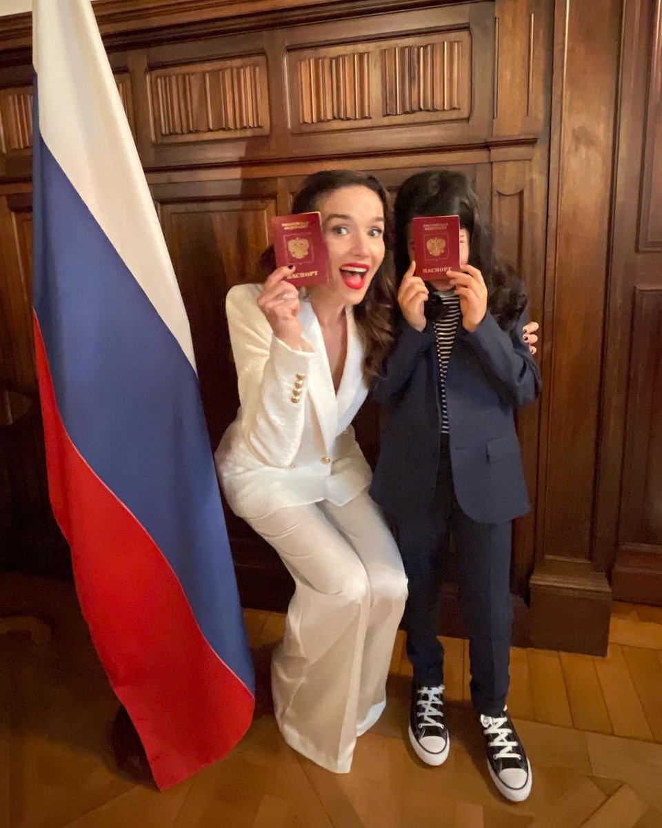 #NataliaOreiro en su Instagram Oficial 
Como un puente de amor entre el Rio de la Plata y Rusia, así me siento hoy
Emocionada y agradecida por este símbolo de hermandad entre 2 culturas con mucho en común ...
... Gracias a todas las perdonas que me acompañaron en este camino...