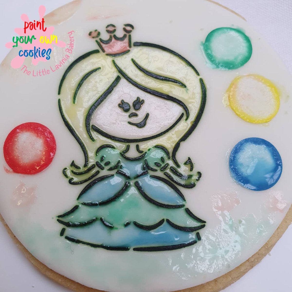 LaviniaBakery's tweet photo. @debsydee #paintyourowncookie https://t.co/pjPYnm44YD