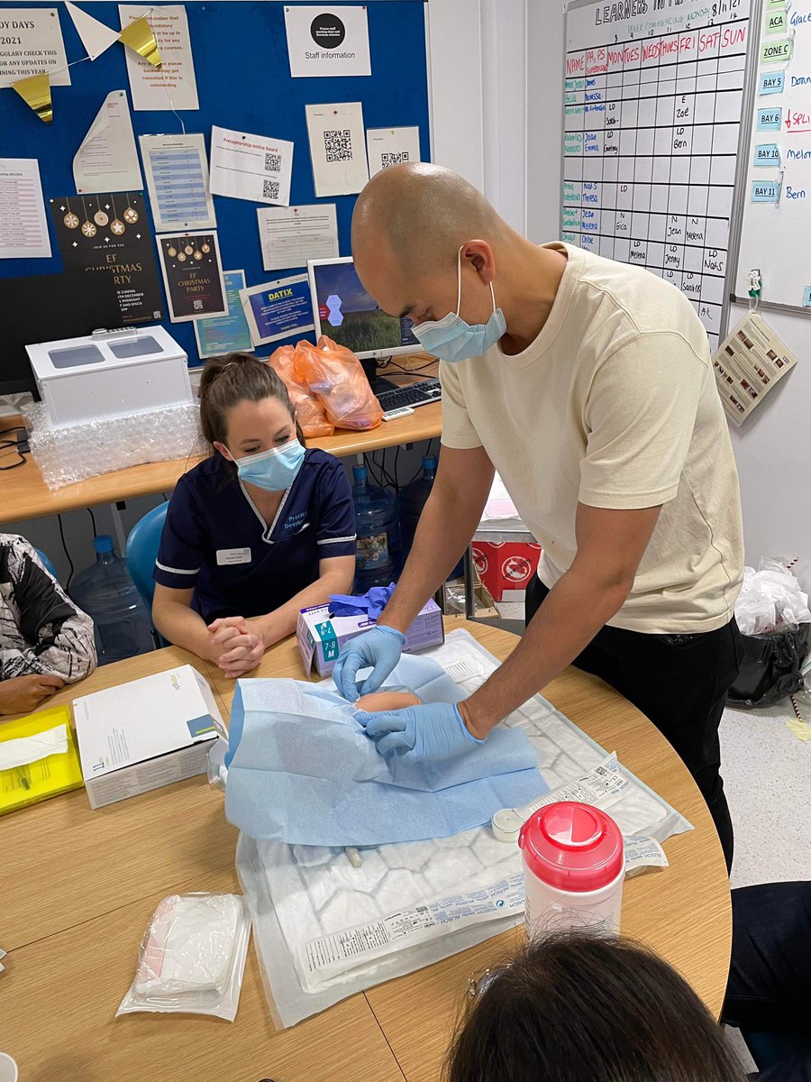 Vanessa95512410's tweet photo. Practical skills training day on the Emergency floor this week.What a great day with a great group of preceptees, and so much better now I have @harriettduke as team practice development on EF 😃 @WSHT_efloor @WorthingHosp #teaching #preceptees #nurses #clinicalskills. https://t.co/x34u5yGhjB