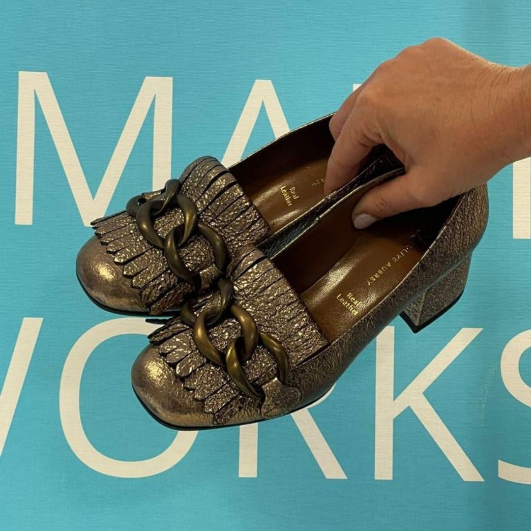 SmartWorksRDG's tweet photo. SHOES. We're big fans of the block heel and thankfully our stock room is full of some great styles for our clients. Block heels are simply chic, comfortable and wearable! Perfect for interview style. #interviewfashion #smartworks https://t.co/y2jh08Xyqn