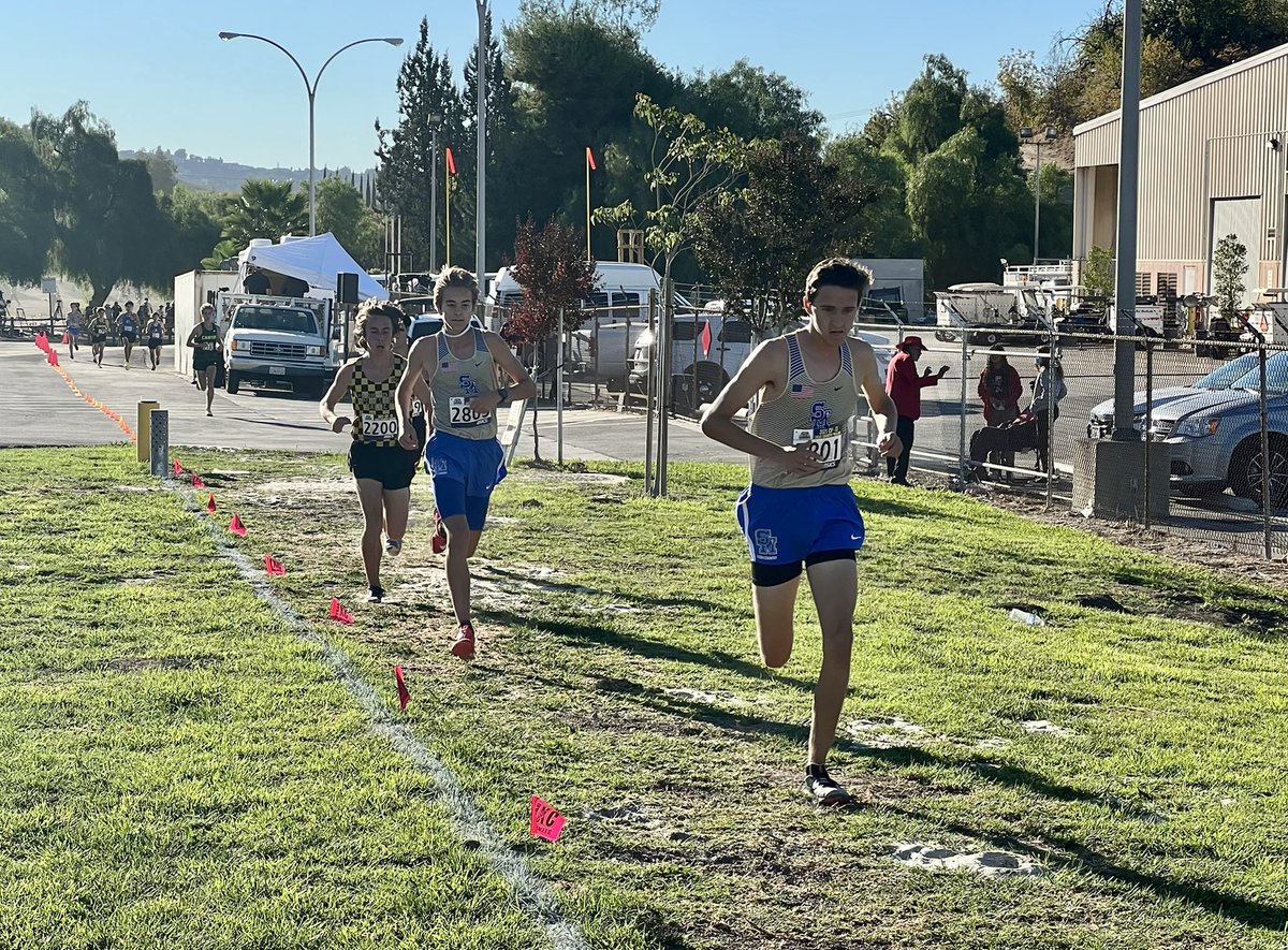 PrepCalTrack's tweet photo. The @SMCHS_XC Santa Margarita boys program continues its dream breakthrough season with a heat-winning performance over powerful Capistrano Valley at the @CIFSS Division 3 Prelims at Mt SAC. #74Degrees https://t.co/G2TKA5jqCs