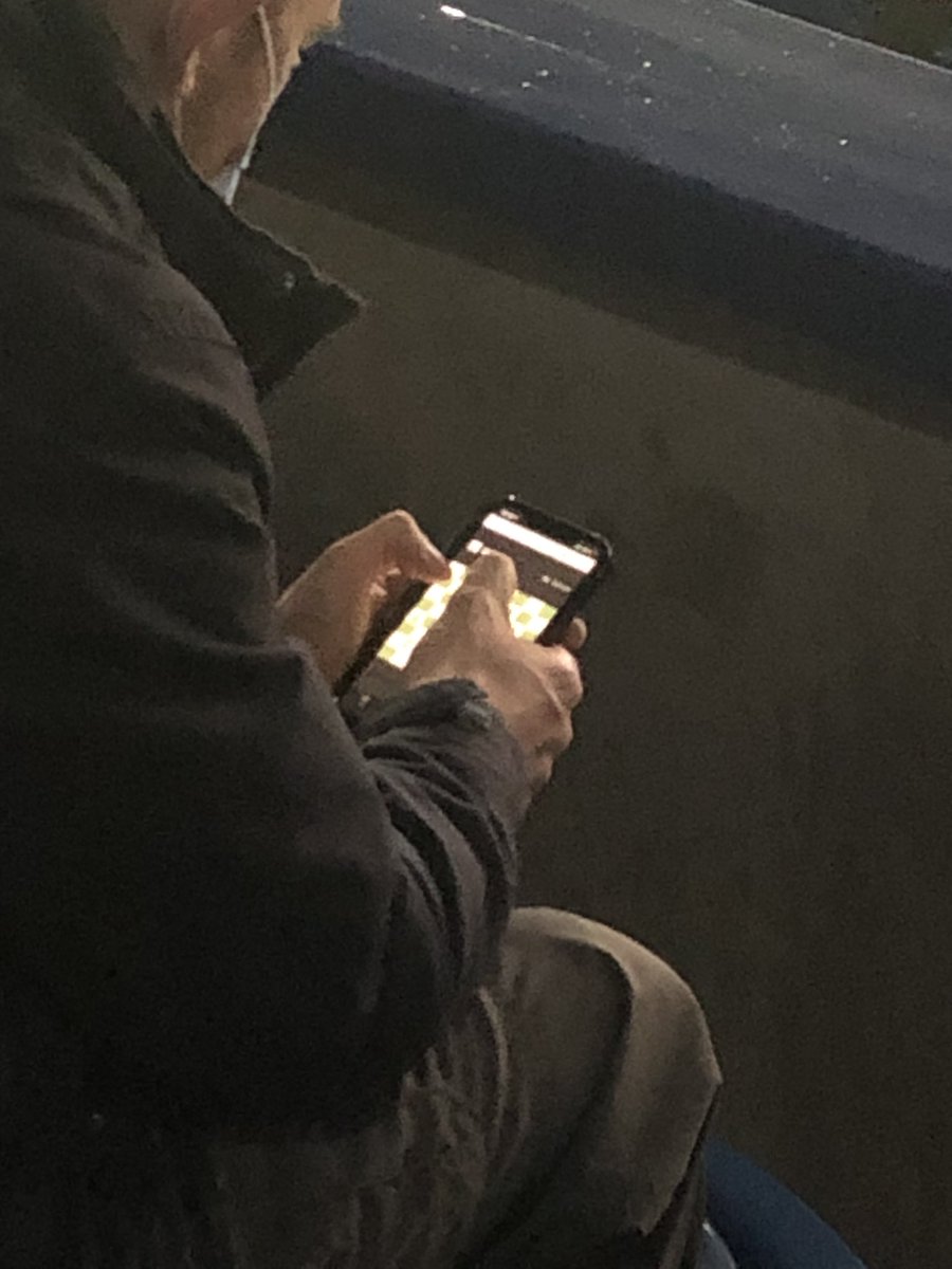 This lads playing chess on kop, reyt game #shwgil