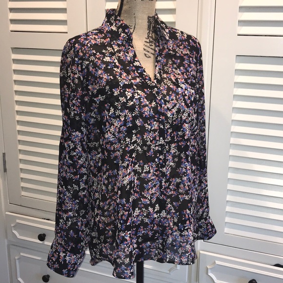 SarahLouisas's tweet photo. So good I had to share! Check out all the items I'm loving on @Poshmarkapp from @next_treasure #poshmark #fashion #style #shopmycloset #express: https://t.co/nA61cSbJyE https://t.co/xwE4XHLyhF