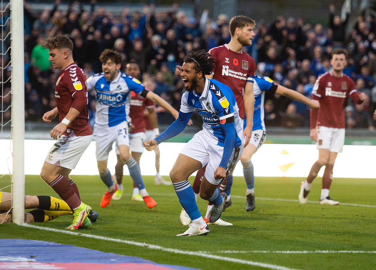 Official_BRFC's tweet photo. 📸 Loving your work @Joshua_Grant1 

#BristolRovers https://t.co/dTimUSrGGf