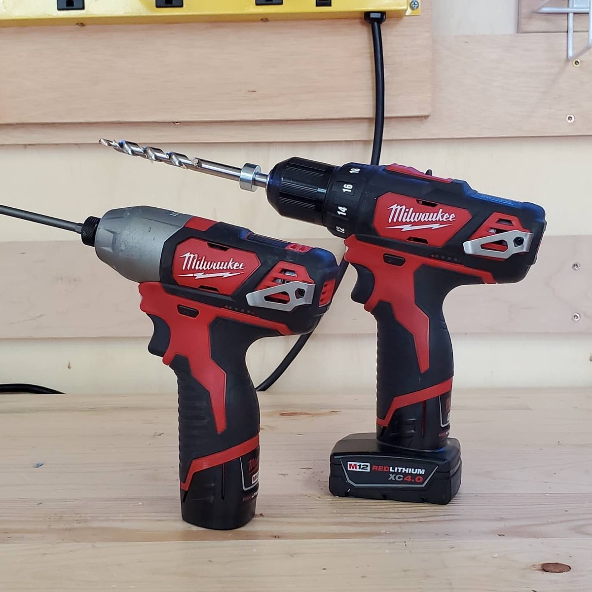 Acornwerx's tweet photo. Time to upgrade the the old M12 batteries. 
.
.
.
#milwaukeetool #milwaukeetools #m12 #m12fuel #m12fans #Milwaukeem12 #milwaukeem12fuel #milwaukeem12battery #m12battery #amateurwoodshop #amateurwoodworker #redlithium #redlithiumxc4 https://t.co/HmbcRqCDYR