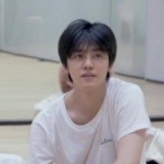 李J tweet media