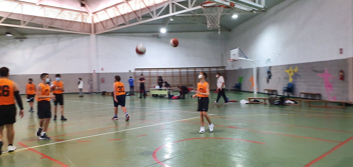 JesuitinasMuCD's tweet photo. Primera victoria de nuestros 🏀Cadetes contra @CBElCarmen!! Orgullosos del trabajo bien hecho y a seguir mejorando.
#vamosJesuitinas #basketmurcia #baloncestoMurcia #fbrm @FBRegionMurcia https://t.co/2tY7mIPtBx