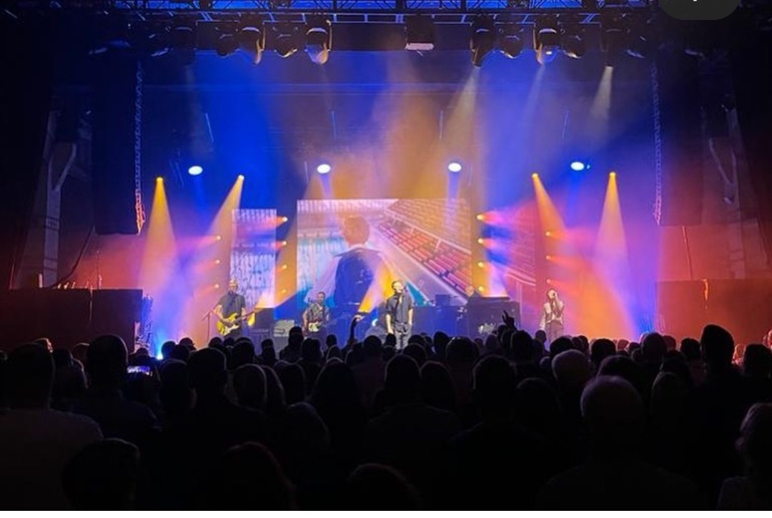 richardegleone's tweet photo. Brilliant night last night watching @deaconbluemusic amazing gig @CambridgeCornEx #Stillgotit #greatvenue #goodtobeout π https://t.co/Z2GFJuqM9F