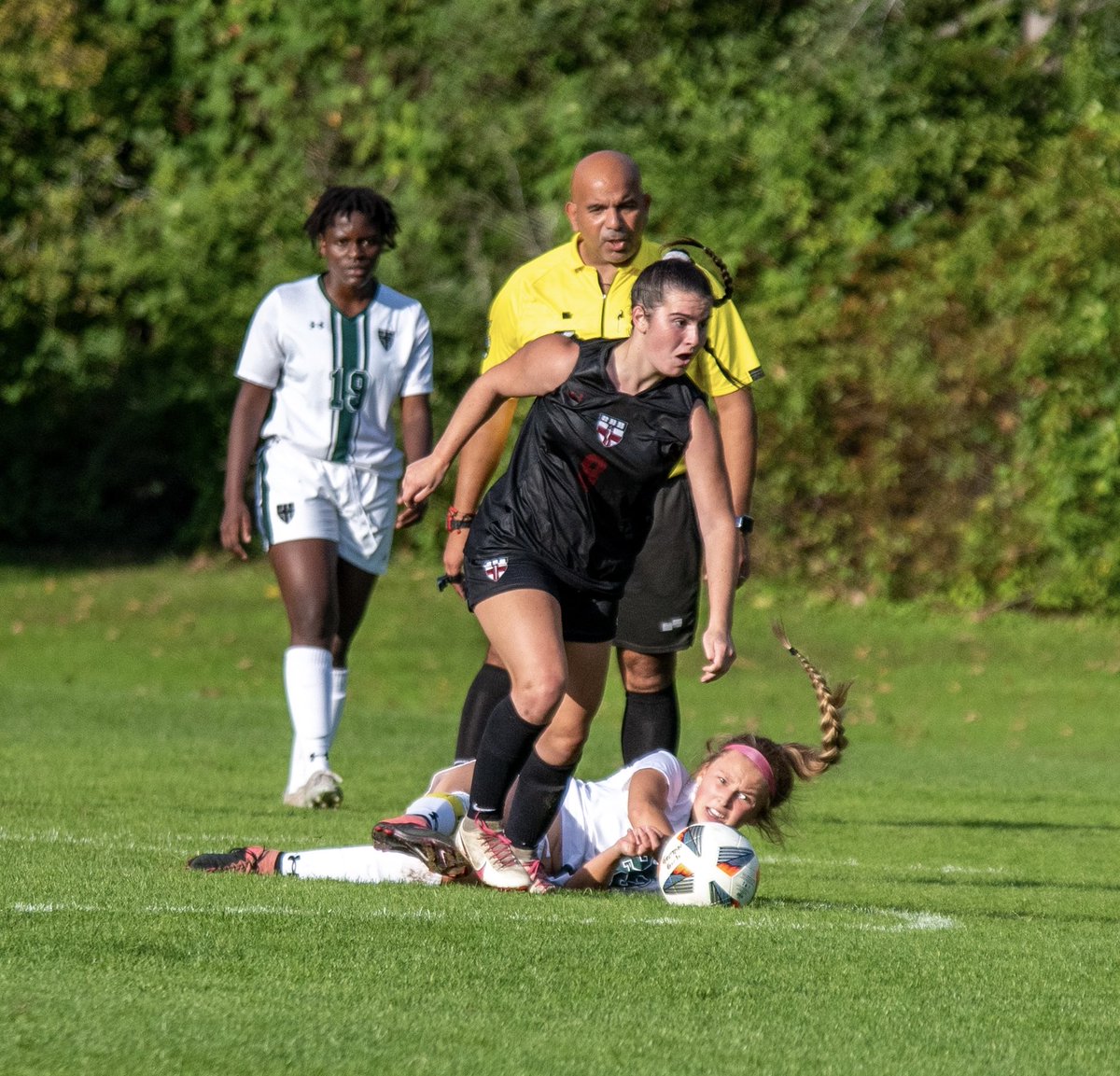Beck16PC's tweet photo. Go @GrotonZebras 🦓 ⚽️ #beatstmarks https://t.co/SJIpfw4Ryb