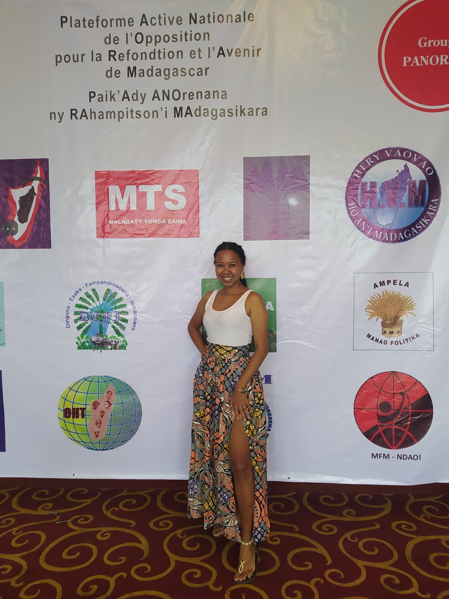 SlamCaylah's tweet photo. Conférence - débat :
Madagascar en marche arrière comment sortir de ce gouffre.
Carlton-Madagascar

#work #slampoetry #spokenword #slamothérapie #slamtrotteuse #Madagascar #Malagasy🇲🇬 https://t.co/na1nHlVe5c