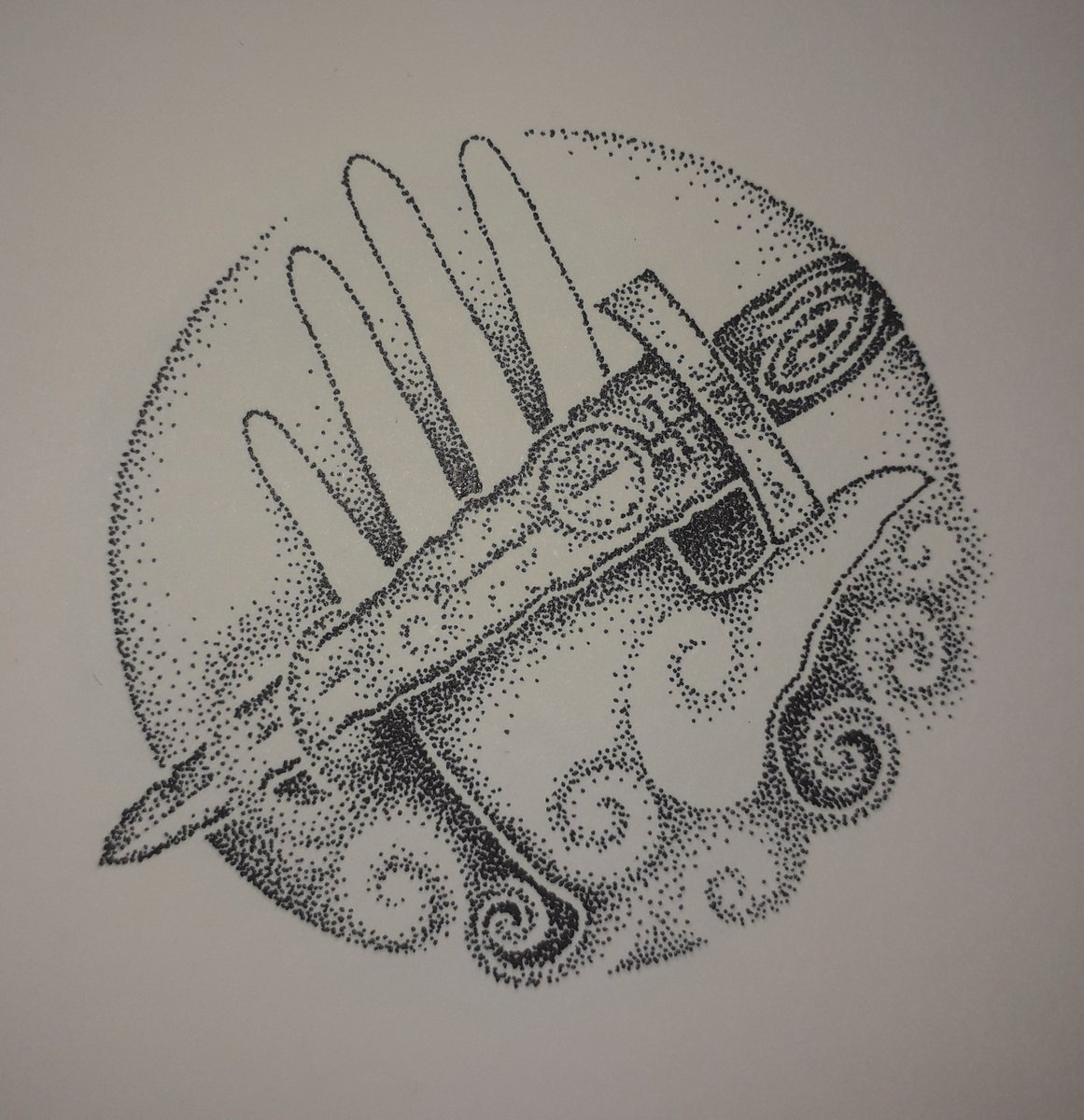 🍀🔪🍀Knife lore...
It's bad luck to say 'knife' at sea.
Two accidentally crossed on a table warns of a quarrel.
Dropped on the floor foretells a male visitor.
Will sever love or friendship if given as a gift - unless a coin is handed over as a symbolic payment.
#SuperstitionSat