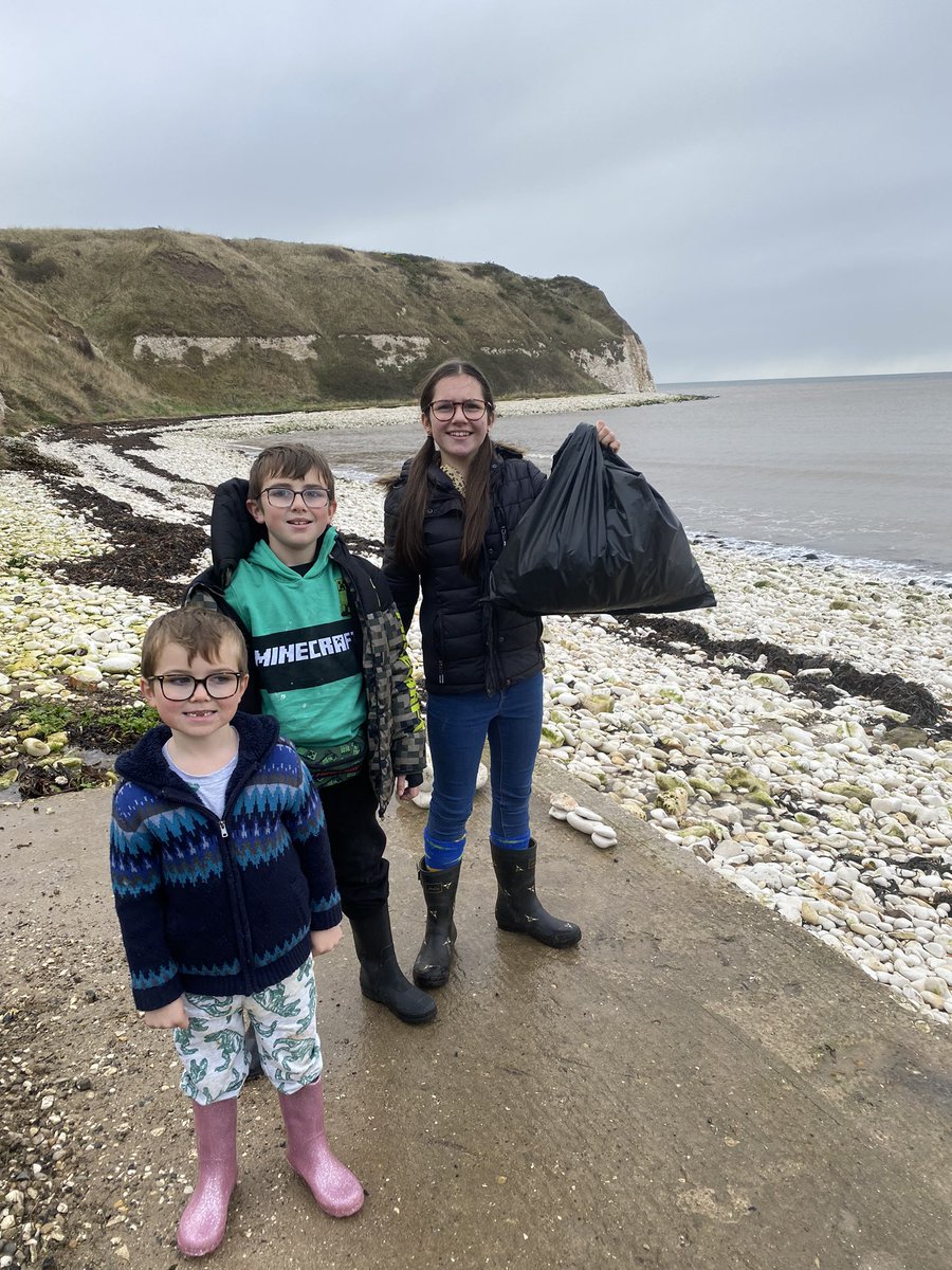 SolonynaAsia's tweet photo. When they say let’s go do a beach clean!!!! Collected a bag full of rubbish, cleared our heads and had a splash about happy weekend guys. @RHA_Leeds @AnnaMacRHA @inspire_malawi @gorse_ruth @BeachCleanOrg @flamborough @Natures_Voice @DanesDyke https://t.co/vGzq8Mn26I