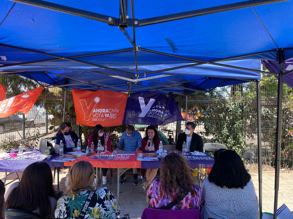 csaenzca's tweet photo. Programa en Terreno de @ProvosteYasna hoy en Huechuraba.
#AhoraYasna
#Programaenterreno https://t.co/kjCTV0GUCn