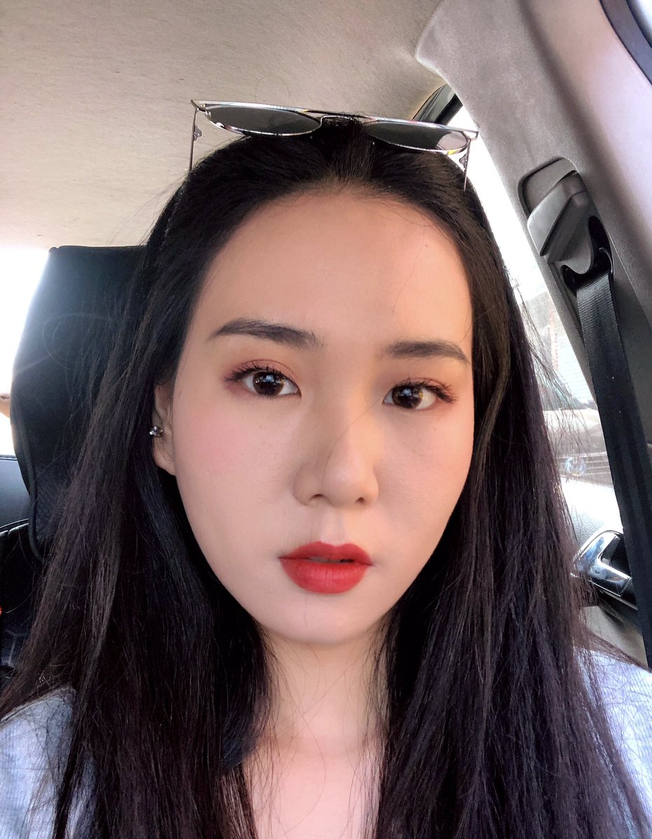 zoey3344's tweet photo. Good-looking skins are the same, and interesting souls are one in a million. https://t.co/mqToTzHPl1