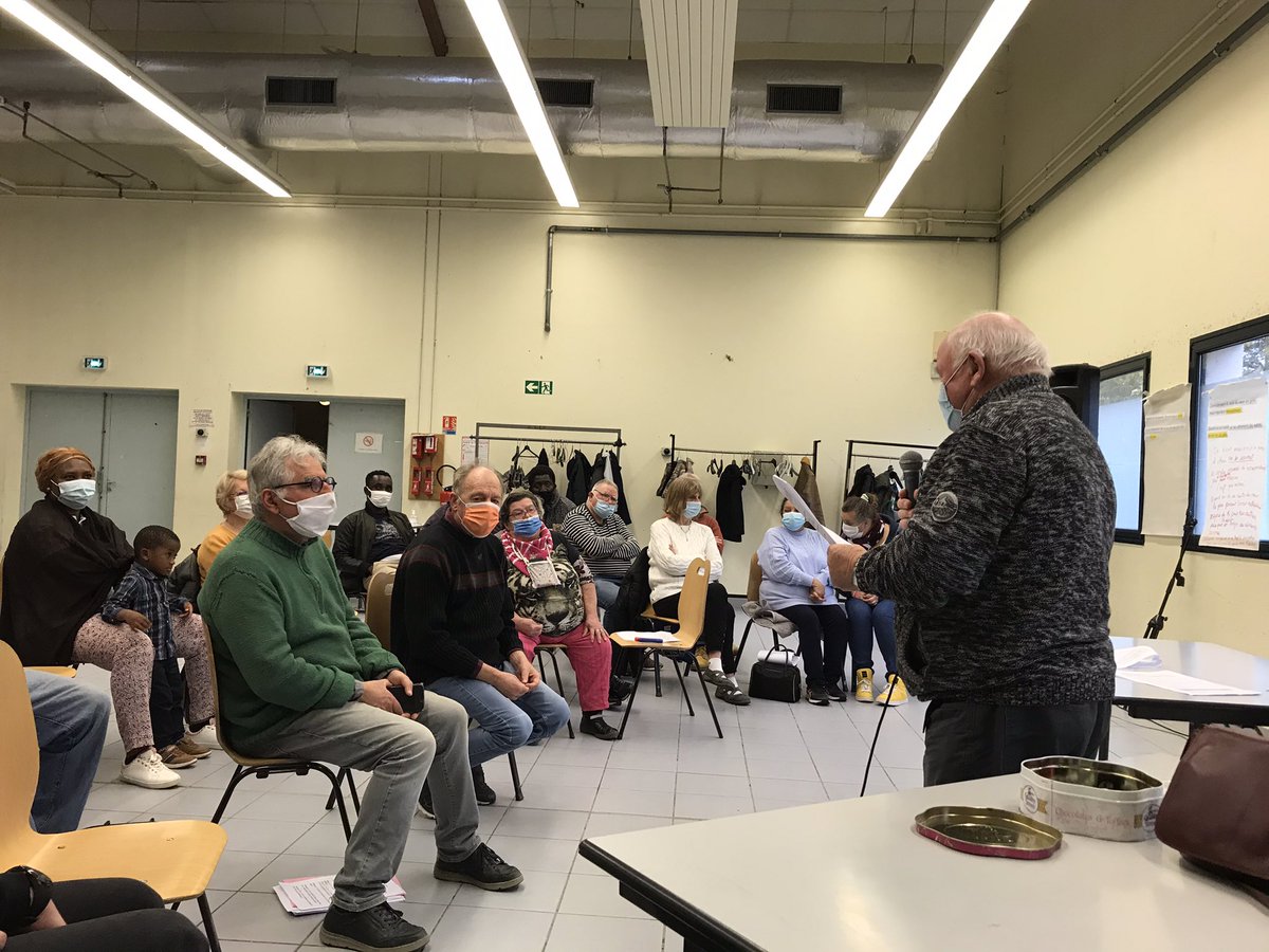 FlorianBercault's tweet photo. « La pauvreté c’est quand on manque d’argent ; la misère c’est quand on ne nous regarde même plus ». 
Cette phrase a permis d’exprimer des témoignages forts et de conduire des débats constructifs lors de l’Université Populaire @ATDQM cet après-midi à #Laval. https://t.co/jT84OD46ln