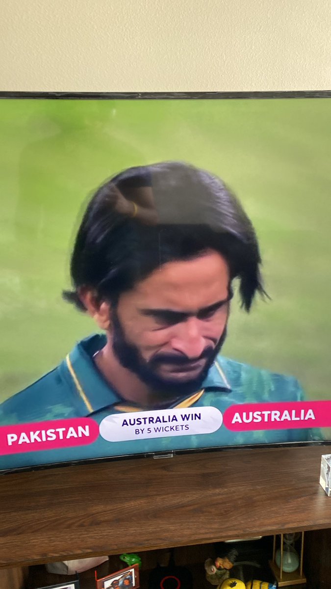 Bint_e_Pak1's tweet photo. @RealHa55an پہلے آپ کے رونے نے رلا دیا بھیا اب مزید رلاؤ گے تو سیلاب آجائے گا  ۔ ہم آپ سے ناراض نہیں ہیں ۔۔ آپ ہمارے ہیرو ہیں ۔۔ 2021 کو دیکھتے ہوئے ہم 2017 کو کیسے بھلا دیں ۔ ہمیشہ سلامت رہیں ۔۔ ہم تب ٹوٹیں گے جب آپ حوصلہ چھوڑ جائیں گے ۔۔ 
Be brave plz https://t.co/1BtJxn8oPe