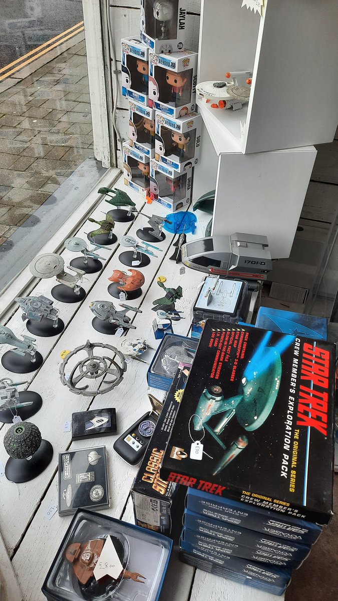 MartsCuriosity's tweet photo. Its Star Trek fortnight! 20% off everything trekkie 🖖
#StarTrek @CamborneTown #cornwall #smallshop #space https://t.co/jGX1yYOPSz