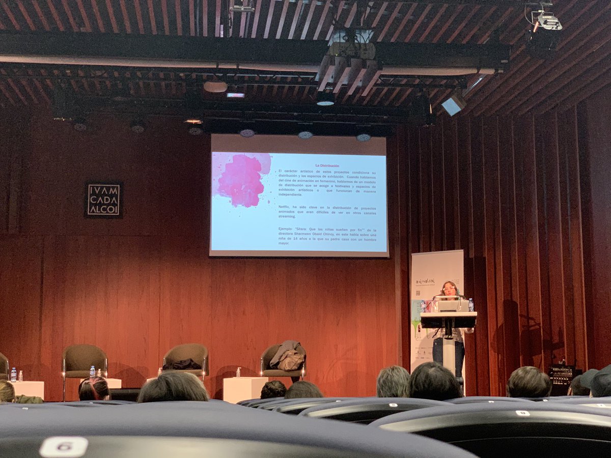 easdalcoi's tweet photo. Rebeca Pérez exposa el seu estudi al voltant de l’animació creada per dones a l’#ivamcada a l’@animalcoi https://t.co/hrB3UvIac7