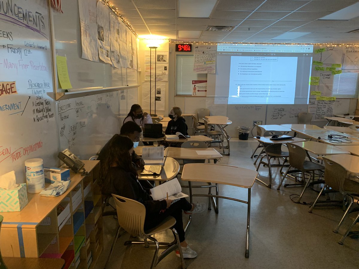 vaughdutch's tweet photo. Some one to one learning fun @WeLoveWheatley Saturday tutorial #NGCamp #ELABootcamp #USHISTORYBootcamp https://t.co/umK7zRs7cQ