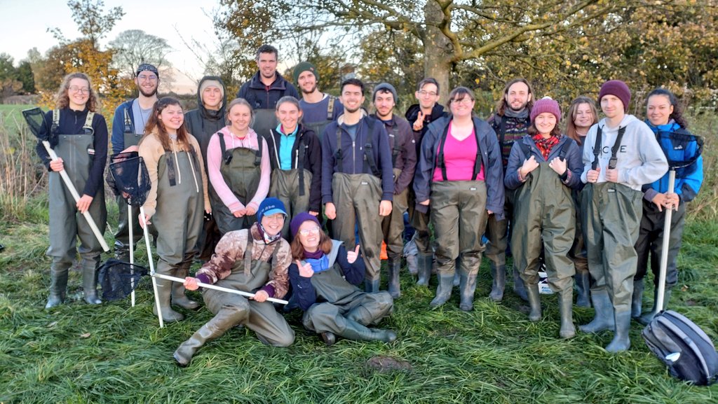 Cracking day running fishy field skills module for <a href="/LancsUniLEC/">Lancaster Environment Centre</a> #ecology #zoology students deprived of opps by C-19. Plus contributing to #longtermdata started by <a href="/MSc_FAME/">MSc FAME</a>, <a href="/AmyBlaker/">Amy Blaker</a> etc.
Chance to learn about <a href="/theriverstrust/">The Rivers Trust</a> careers via <a href="/TM_WRT/">Thomas Myerscough</a> &amp; work of <a href="/WildTroutTrust/">The Wild Trout Trust</a> too