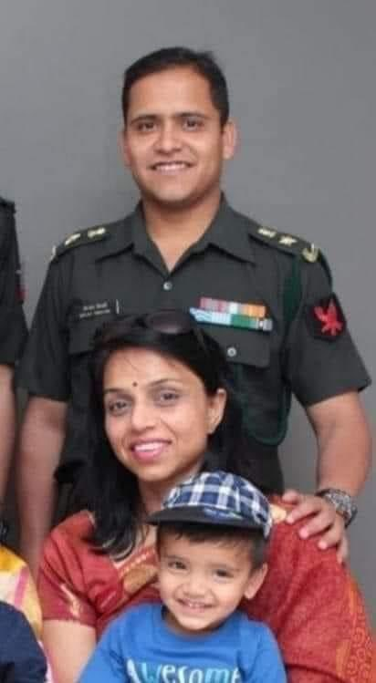 sanjaykumarpv's tweet photo. "They shall grow not old,
as, we, that are left grow old:
Age shall not weary them,
nor the years condemn.
At the going down of the sun
And in the morning,
we will remember them"
#Assamriffle https://t.co/mrM3sOpuVr