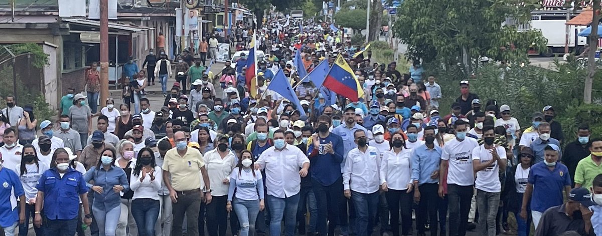 ¡En cada municipio, parroquia y caserío de #Monagas se siente el cambio que viene de la mano de <a href="/PieroMaroun/">Piero Maroun</a>!
Desde #LosGodos, junto a <a href="/LuisAMorenoAD/">Luis Aquiles Moreno</a>, <a href="/sandraalfaro/">Sandra Alfaro</a> y el próximo alcalde de #Maturín, <a href="/PERIKLEAF/">ANGEL ARISTIMUÑO</a>, en un #GranCierreDCampaña con el pueblo comprometido con la #Unidad🇻🇪