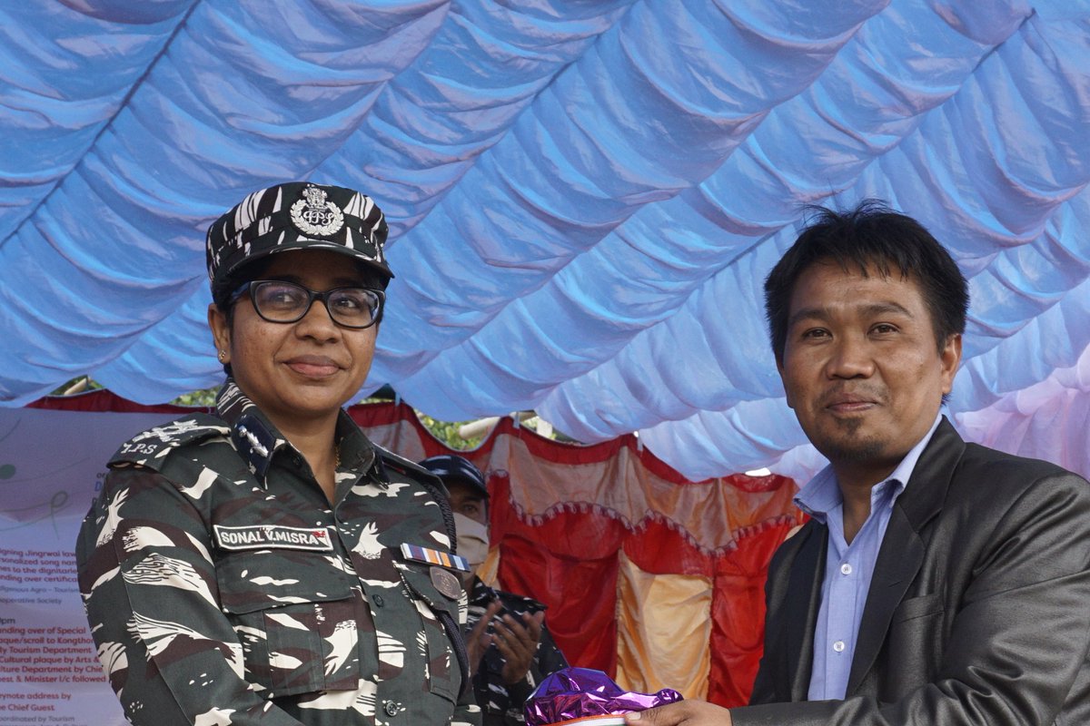 RothellKhongsi1's tweet photo. After the adoption of Prof Rakesh Sinha  #Kongthongvillage got the recognition from the government of Meghalaya and Government of India,Today celebrated India75 and Meghalaya 50Azadi ka Amrit mahotsav @RakeshSinha01  @CMO_Meghalaya @PMOIndia @meghtourism @SangmaConrad @jipsonroy https://t.co/oMSi6gXVF0
