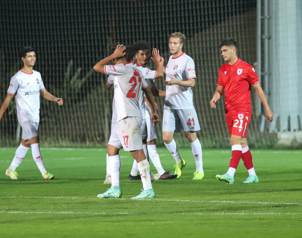 Antalyaspor's tweet photo. 📸 #FehmiKoç https://t.co/CYKXxFyWqP