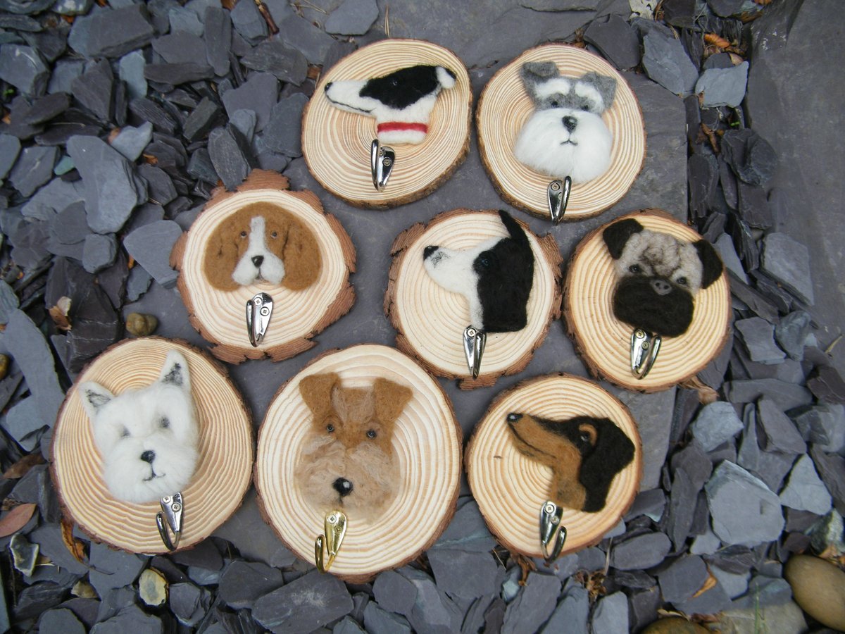 MakesMavis's tweet photo. The order books may be closed for this year, but there are still loads of goodies available from https://t.co/7QR0shdlKR Models, portraits, gifts  all ready and waiting to be posted to you (UK)
#giftsfordogowners #handmadegifts #giftsfordoglovers https://t.co/ft9Fd7l3IZ