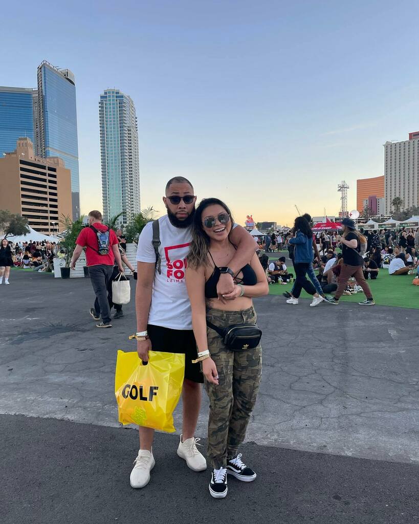 the8020creative's tweet photo. Fun Fact: I love to enjoy festivals away from my phone…sorry in advance for terrible quality 🤷🏽‍♂️ @daynvegas2021 #vegas #daynvegas https://t.co/kCGscGtc30 https://t.co/FOELBbith5
