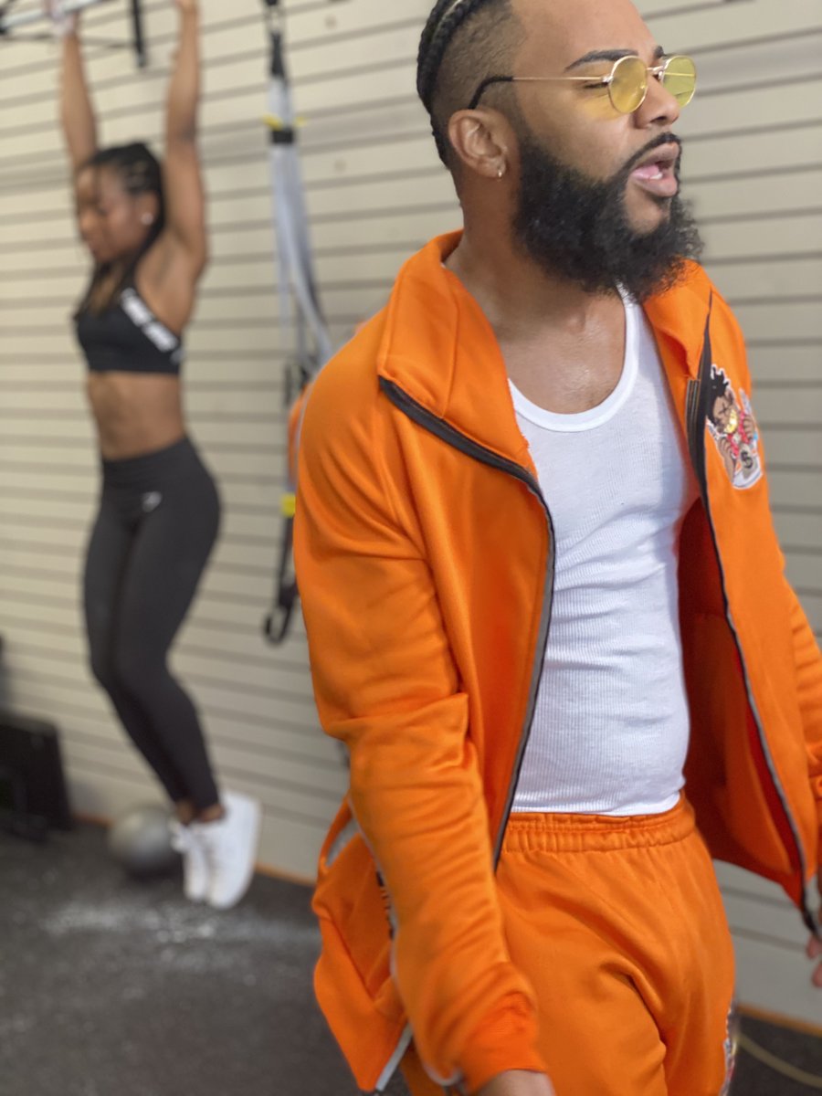ItsAnotherHeist's tweet photo. Another @papixampeux for another video! We have 5 in #production. Something for everyone! Kids a #beast So excited to show off his new project! #jumpsuit #gym #workout #wellness #musicvideo #create #music #boston #production #filming #camera #winwin #style #orange https://t.co/wfFSyGKGrp