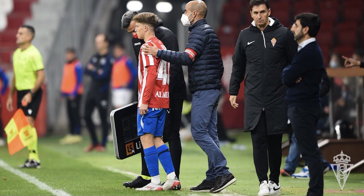 AlexOyon's tweet photo. Un orgullo haber debutado con el club que me lo dio todo desde pequeñito y muy agradecido a toda la gente por el apoyo y por hacer que esto sucediera, una pena por el resultado, toca seguir 
@RealSporting ❤️ https://t.co/g1U2nNAvv2